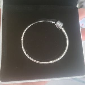 Sterling Silver Pandora Bracelet. 6.5